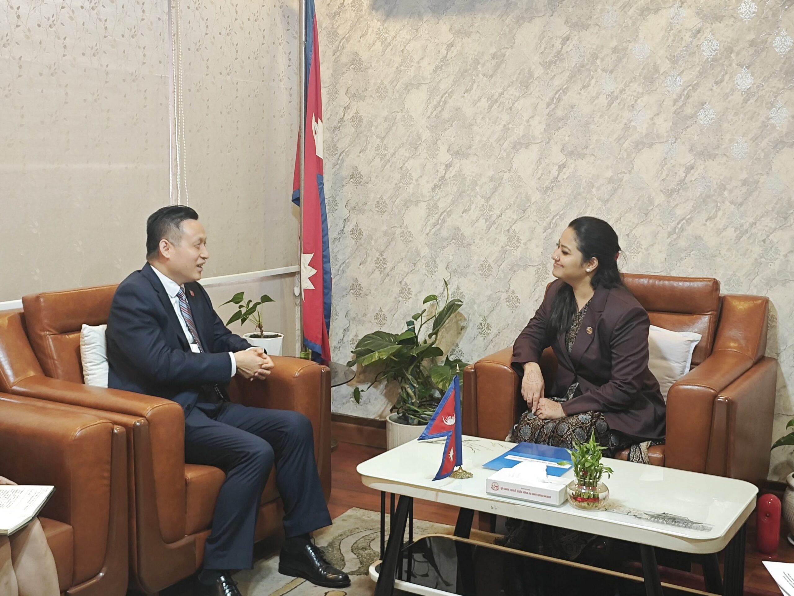 Chinese ambassador, minister discuss bilateral cooperation