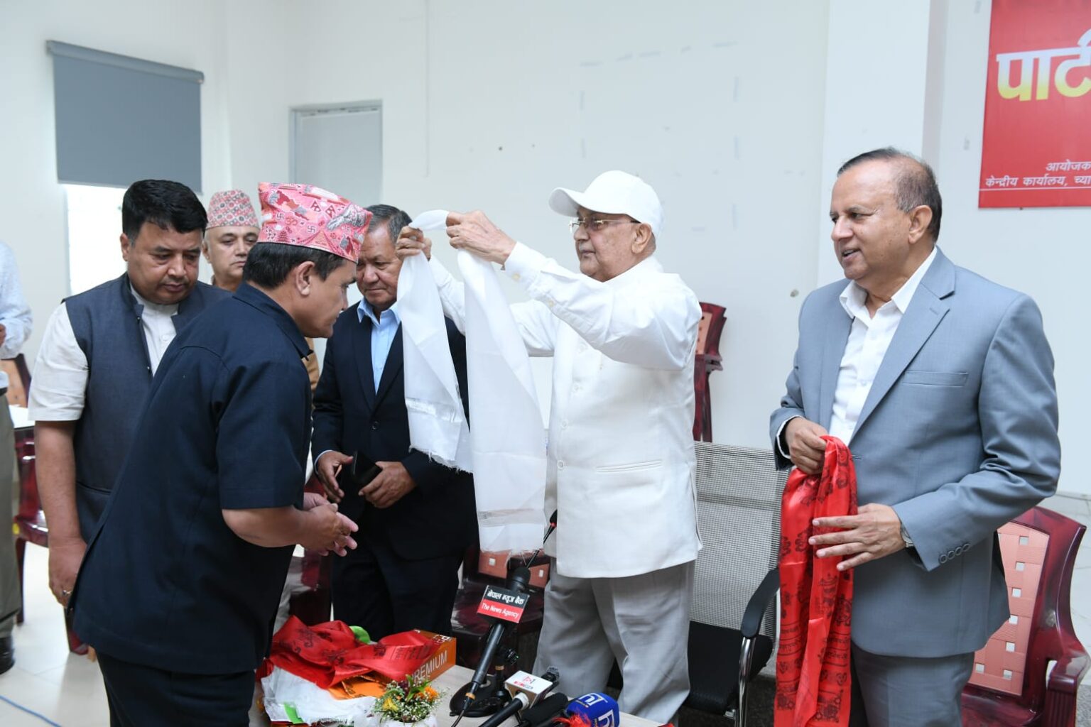 Bamdev Gautam faction leaders return to UML