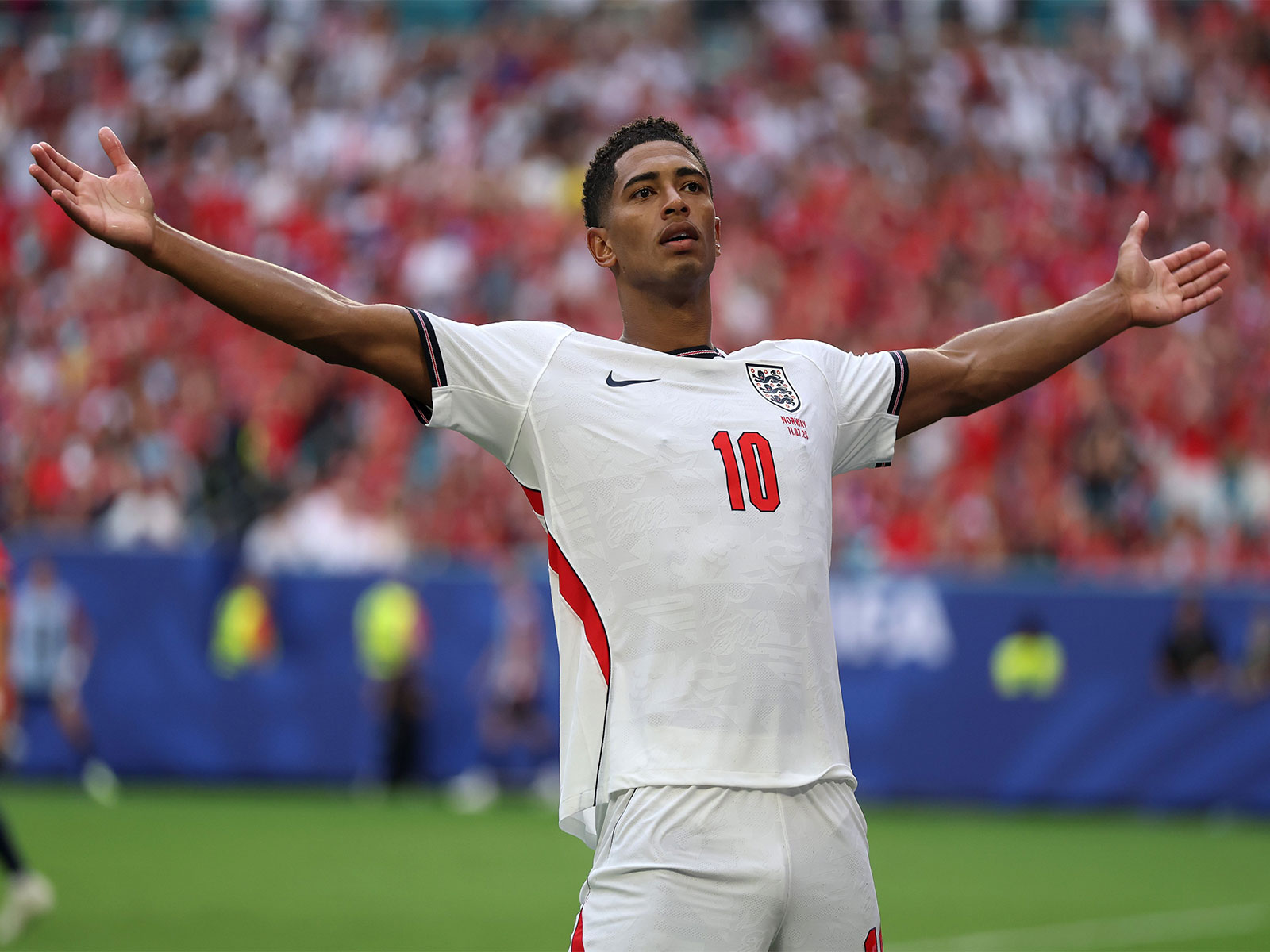 Jude Bellingham stars as England edge Norway to enter World Cup last four