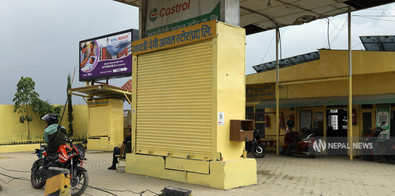 Private pump operators shut down stations following sharp fuel price cut (Photo Feature)
