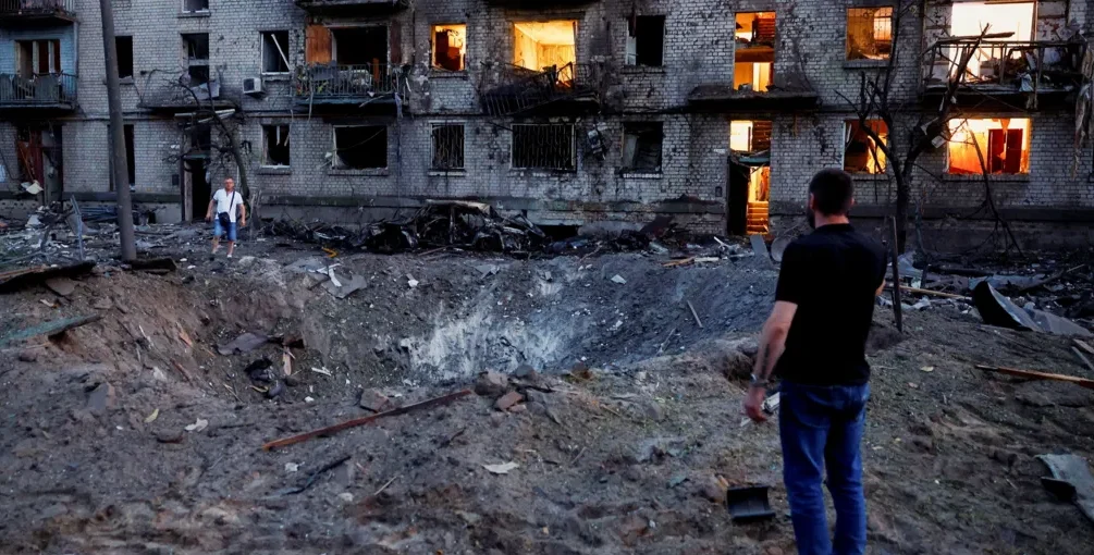 Massive Russian air strike on Kyiv kills ten