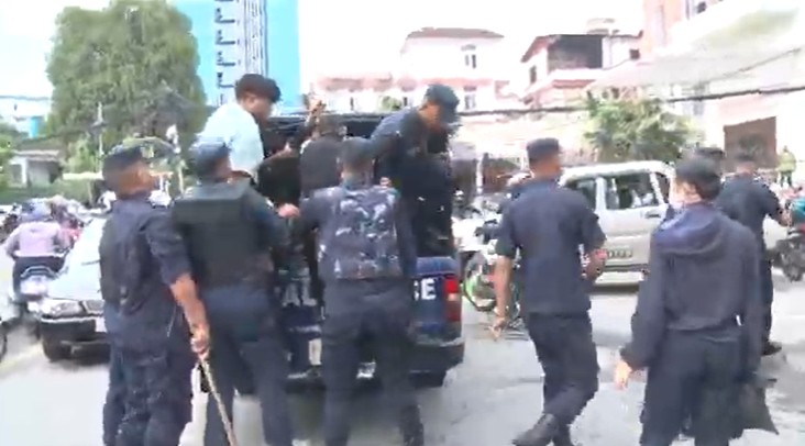 Seven ANNFSU cadres detained outside Singha Durbar gates