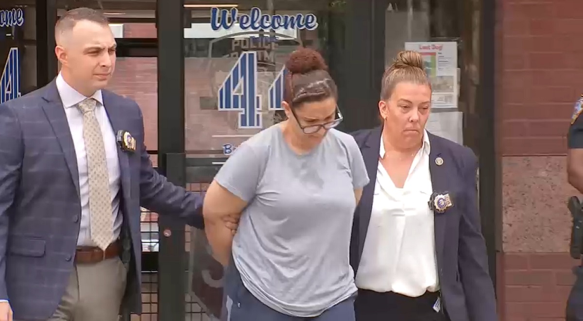 US mother who blamed vaccines accused of killing twins