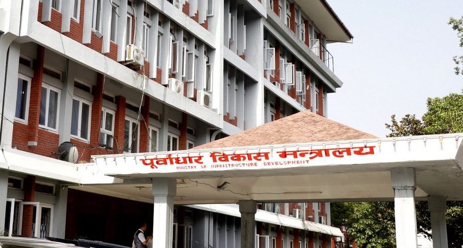 Licenses of 44 construction firms automatically canceled for failing to renew