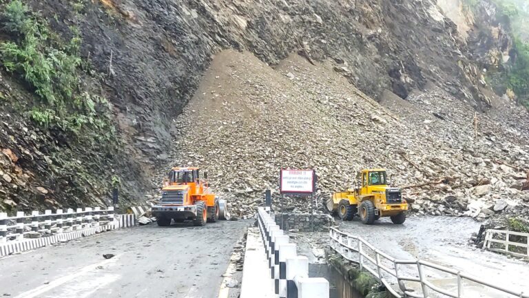 Traffic to be halted to clear high-risk cliffs along Narayangadh–Muglin road
